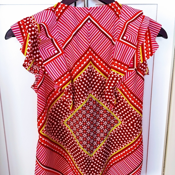 Banana Republic flutter sleeve blouse - Picture 2 of 4